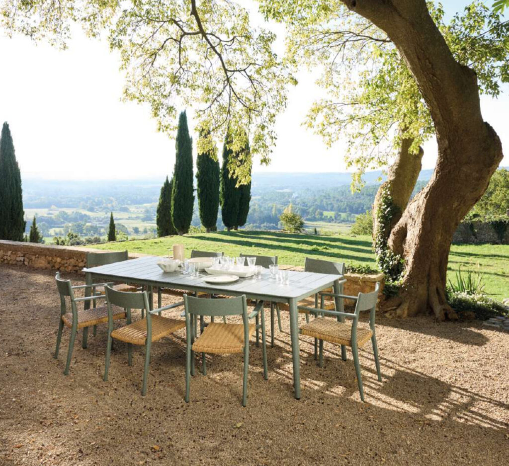 Table Catalogue maison du monde 2025