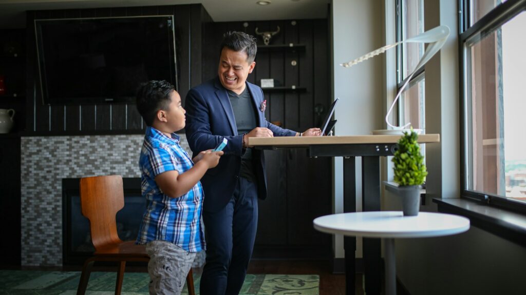 Bureau debout – une manière apaisée de bouger au travail