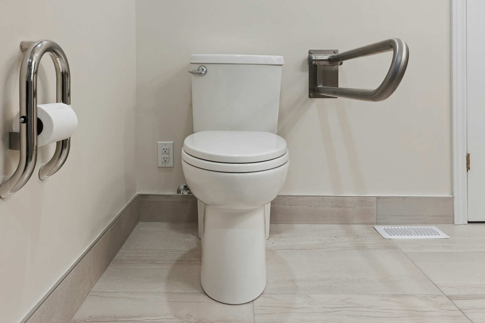 Bâti-support de WC suspendu en cours d'installation derrière une cloison.