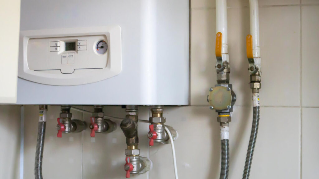 Quel plombier choisir à Clichy pour une installation de chauffe-eau réussie ?
