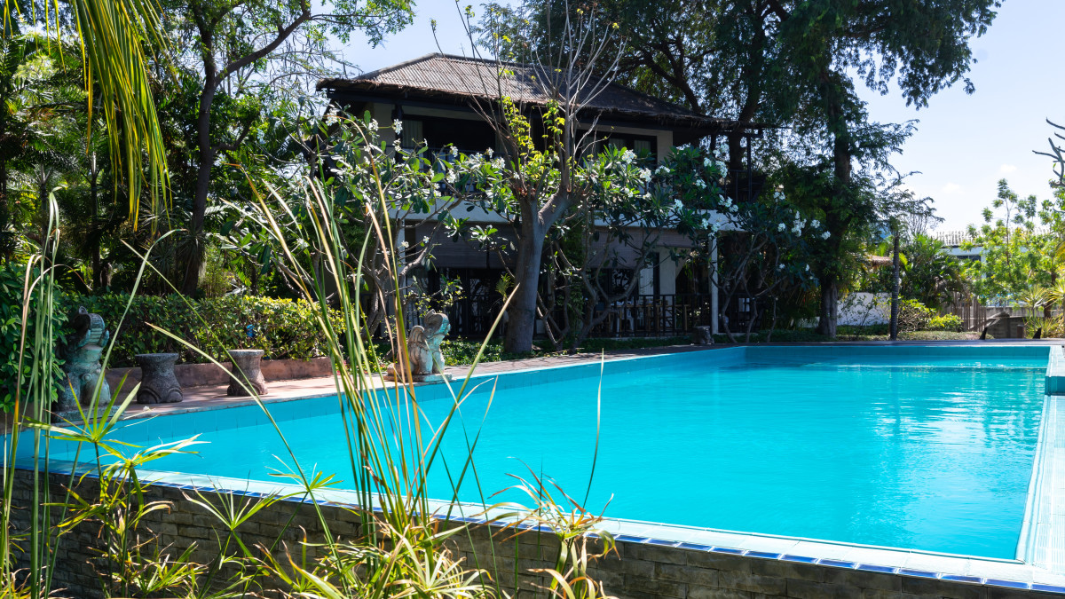 belle piscine chez un particulier